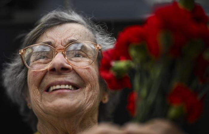 Morte della “signora dei garofani”, simbolo della rivoluzione del 1974 in Portogallo