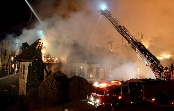 Grande incendio al Lac Carling Hotel, a Grenville-sur-la-Rouge