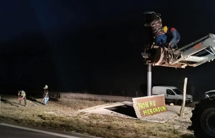 “Non vogliamo che la carne o i cereali arrivino a metà prezzo”, contrari al trattato Mercosur, gli agricoltori del Doubs coprono decine di radar