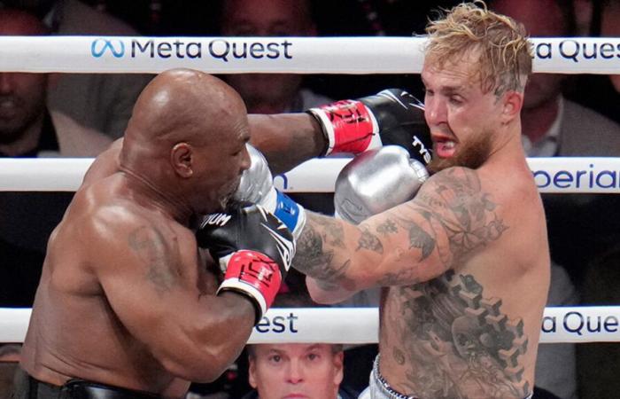 Il 58enne Mike Tyson resiste per 8 round, ma la vittoria va all’unanimità a Jake Paul