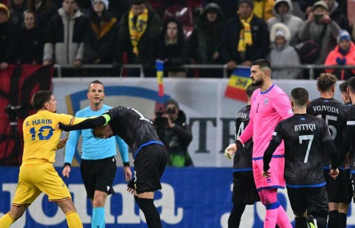 Calcio: cori anti-kosovari, partita definitivamente interrotta… Cos’è successo durante l’incontro tra Romania e Kosovo?