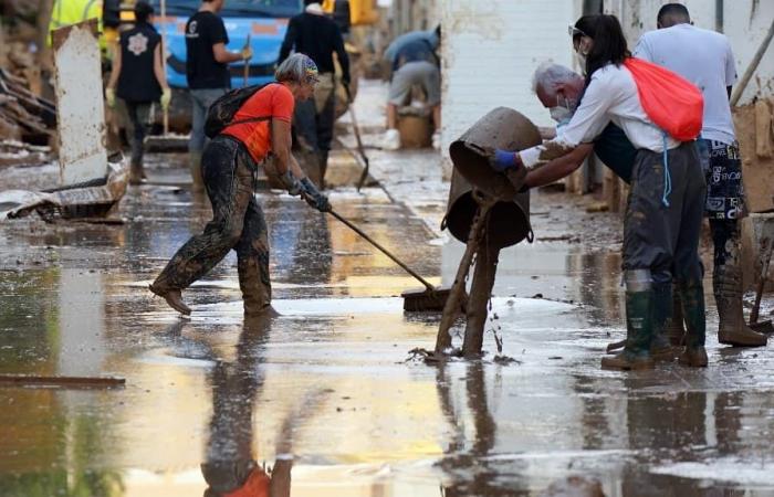 I vigili del fuoco francesi a sostegno della Spagna, due settimane dopo le inondazioni