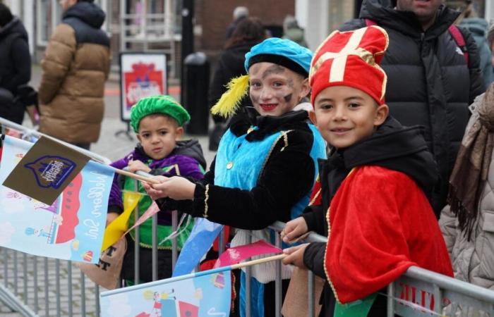 LIVE BLOG Arrivo di Sinterklaas: la tensione sale a Vianen, Voorstraat si riempie