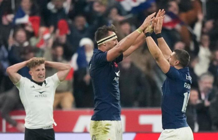 il riassunto della vittoria al termine della suspense del XV di Francia contro gli All Blacks