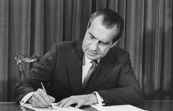 Nixon dà il via libera alla costruzione dell'oleodotto Alaska