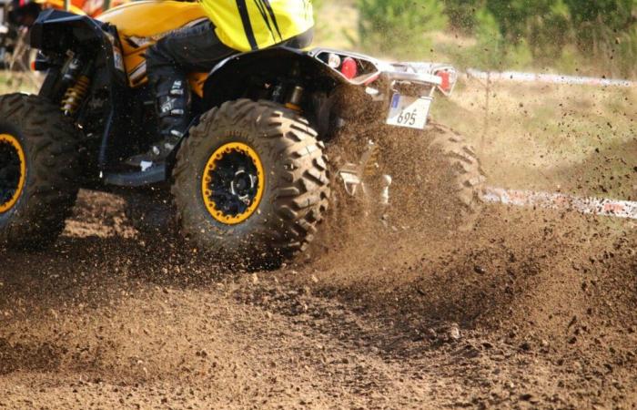 senza casco e a piedi nudi perde il controllo del quad appena preso