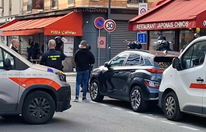 In una pizzeria vicino Parigi, tre ore di presa di ostaggi