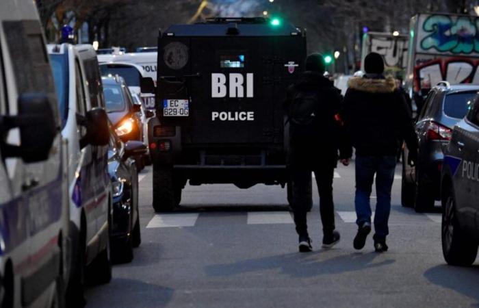 Francia: presa di ostaggi a Issy-les-Moulineaux, il pazzo trattiene i dipendenti di suo padre