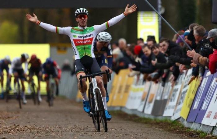 Laurens Sweeck ottiene la seconda vittoria consecutiva nel Superprestige dopo il folle thriller allo Strawberry Cross Merksplas