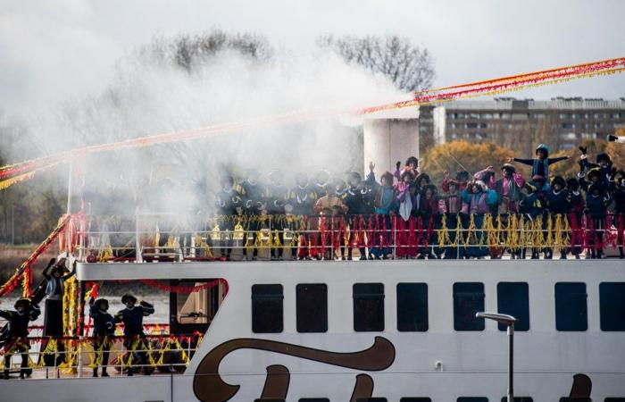 Sinterklaas attraccato ad Anversa: niente bambini cattivi quest’anno (Anversa)