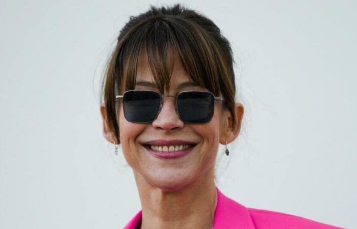 I migliori look di Sophie Marceau, ambasciatrice dello chic francese