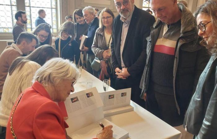 Belle residenze: Poitiers con un libro aperto