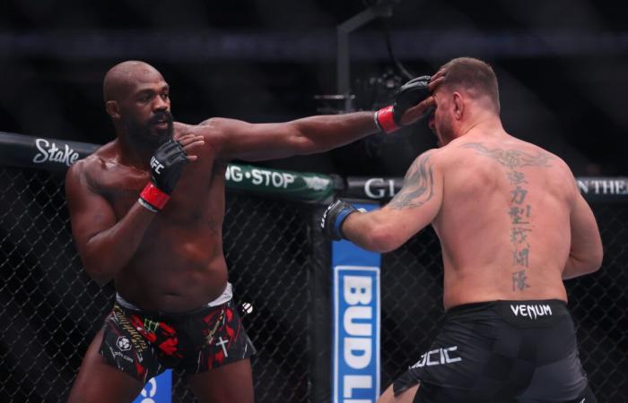 il terribile KO inflitto da Jon Jones a Stipe Miocic (video)