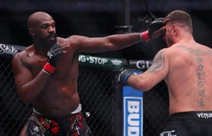 UFC (pesi massimi): Jones mette KO Miocic e mantiene la cintura