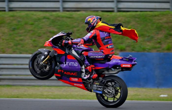 La rivincita è finita e Jorge Martín è il nuovo campione del mondo MotoGP! Pecco Bagnaia ha vinto a Barcellona.