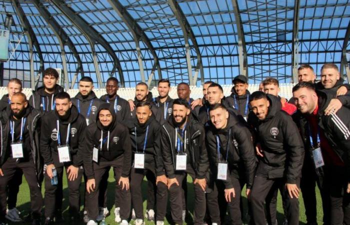 l’FC2A ha attraversato Grenoble a piedi per raggiungere lo Stade des Alpes