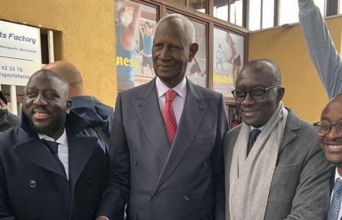 L’ex presidente Abdou Diouf ha votato a Parigi