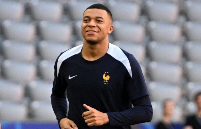 Problema mentale per Mbappé: il suo amico della nazionale francese prende posizione