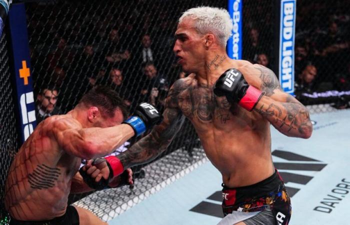 Risultati UFC 309, highlights: Charles Oliveira sopravvive alla fine del rally per tenere a bada Michael Chandler nella rivincita