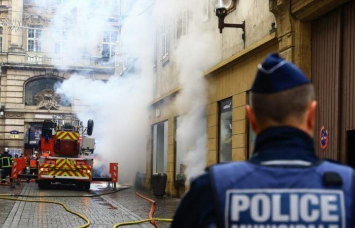 importante intervento dei vigili del fuoco in corso