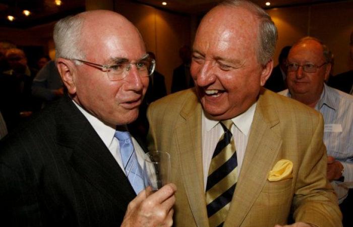 Alan Jones arrestato per accuse di aggressione al pudore