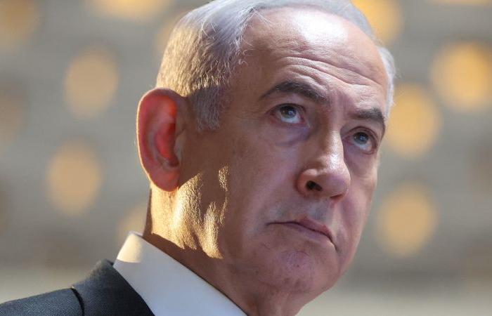 L’aiutante di Netanyahu ha fatto trapelare un documento riservato per influenzare l’opinione pubblica sui negoziati sugli ostaggi, dice la corte