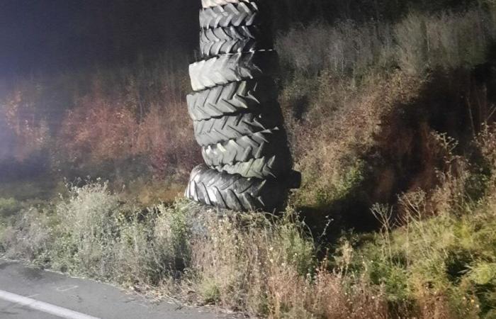 Rabbia tra gli agricoltori: radar coperti da teloni nella Lozère