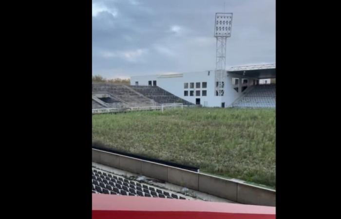 Le tristi immagini dello stadio Costières, lo storico campo di Nîmes, abbandonato