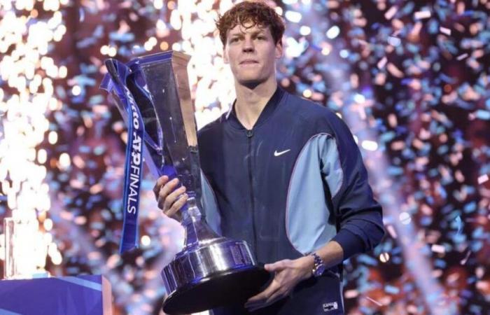 Sinner-Fritz, oggi: la finale delle Atp Finals in diretta 6-4, 6-4 | Jannik trionfa, è il primo italiano a riuscirci: «Ho vinto però il lavoro non smetterà mai». Torneo in Italia fino al 2030