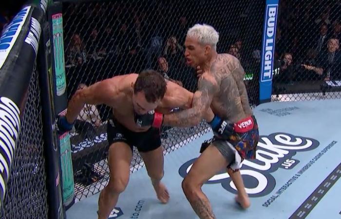 Twitter reagisce a Charles Oliveira che batte Michael Chandler