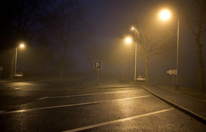 Un tavolo da picnic rubato da un'area di sosta