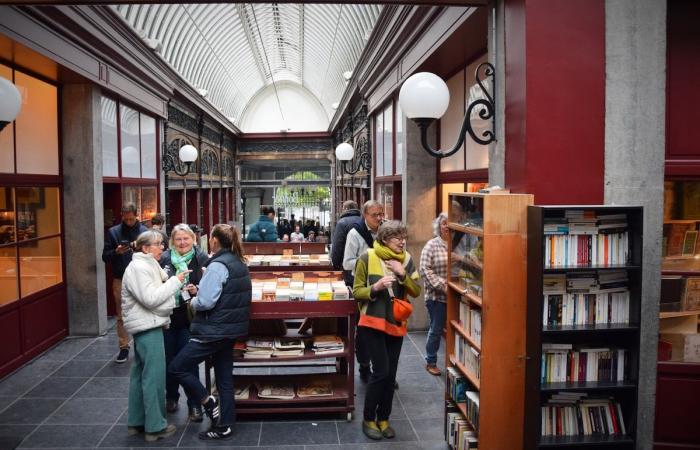 La Galleria Bortier riapre con un cocktail controverso che unisce librai usati e ristoranti: “I libri vecchi non si sposano bene con l’odore di frittura”