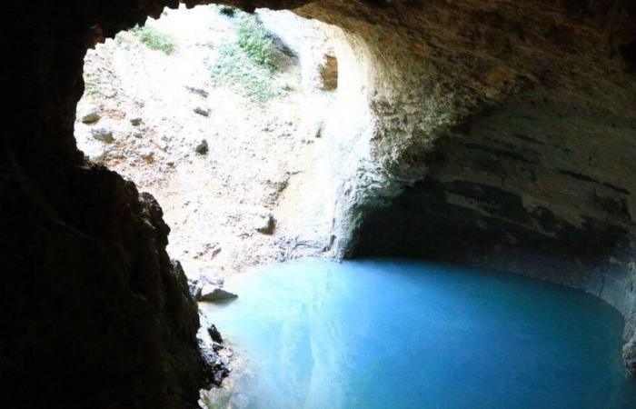 Fontaine de Vaucluse: misteri e vita negli abissi