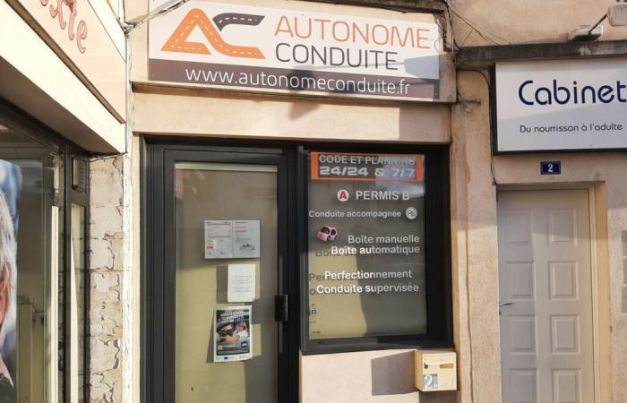 l'autoscuola chiude all'improvviso e lascia a terra i suoi clienti