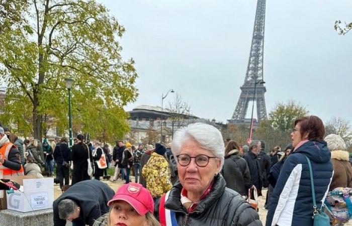 “Paris Sausage Walk 2024”: hanno sfilato 500 bassotti