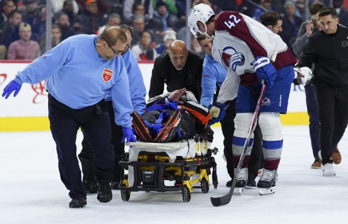 Lega nazionale di hockey | L’arbitro Mitch Dunning è stato evacuato dopo una violenta collisione