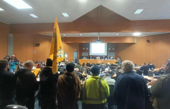 Rabbia agricola: tensione alla Camera dell'Agricoltura di Corrèze