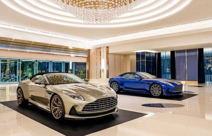 Aston Martin espone un'impressionante collezione a Las Vegas