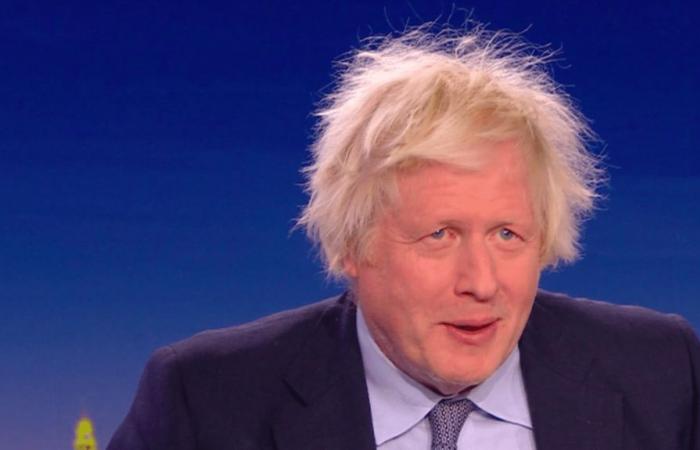 “Quando ero Primo Ministro, (…) abbiamo lanciato un enorme programma per reclutare infermieri”, difende Boris Johnson