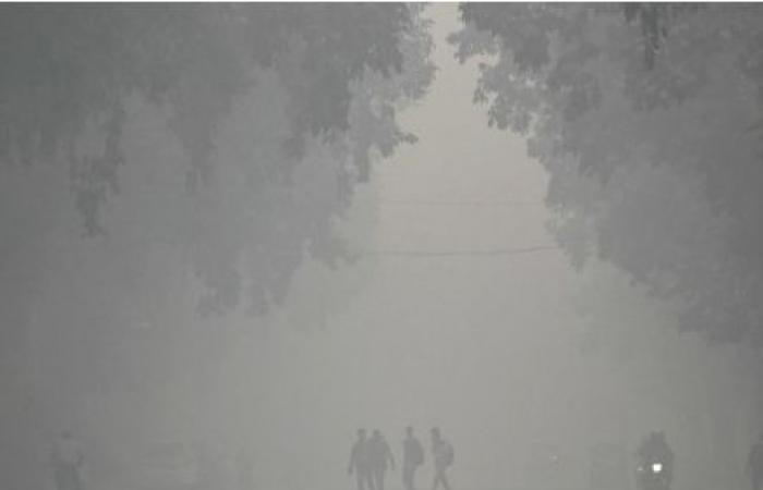 a Nuova Delhi l’inquinamento atmosferico raggiunge un livello 60 volte superiore alla soglia fissata dall’OMS