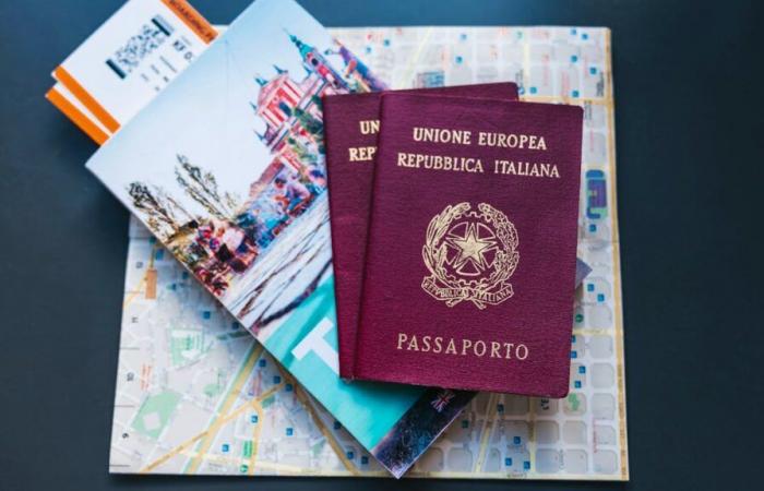 Una “fabbrica” di passaporti italiani preoccupa l’Udc