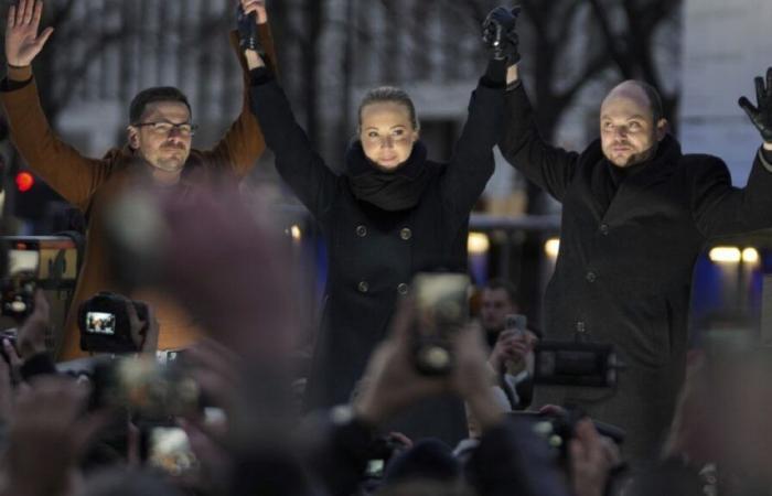 Personaggi dell’opposizione russa manifestano contro Vladimir Putin a Berlino