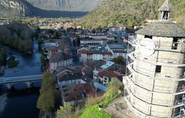 Pirenei. La presenza di impalcature su questo monumento emblematico è intrigante: cosa sta succedendo?