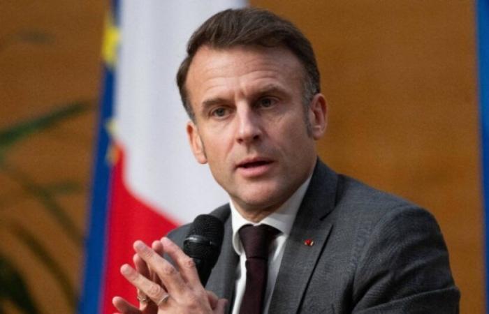 Una comica riceve una lettera di sostegno da Emmanuel Macron dopo aver annunciato di avere un cancro: News