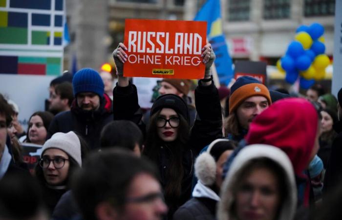 La nuova diaspora russa si mobilita contro Putin a Berlino