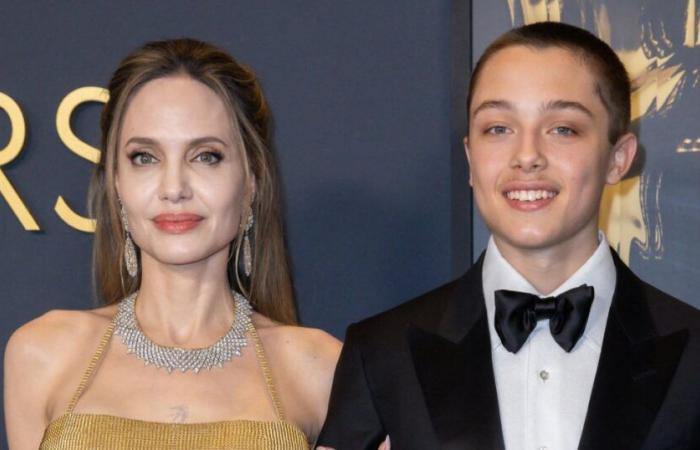 Angelina Jolie fa una rara apparizione con suo figlio, Knox, che le somiglia