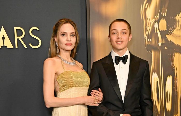 Il figlio di Angelina Jolie, Knox, è bello e fa una rara apparizione ai Governors Awards come suo +1: Foto | Hollywood