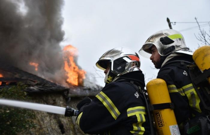 Incendio in una scuola nella Loira Atlantica: evacuati 302 studenti