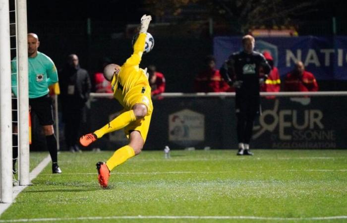 un portiere tira… quattro tiri in porta e qualifica la sua squadra