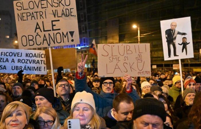 Nuova manifestazione antigovernativa nella capitale slovacca